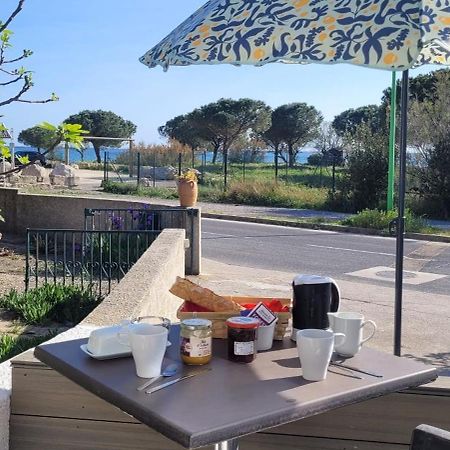 Meze Avec Vue Face A L'Etang Villa ภายนอก รูปภาพ